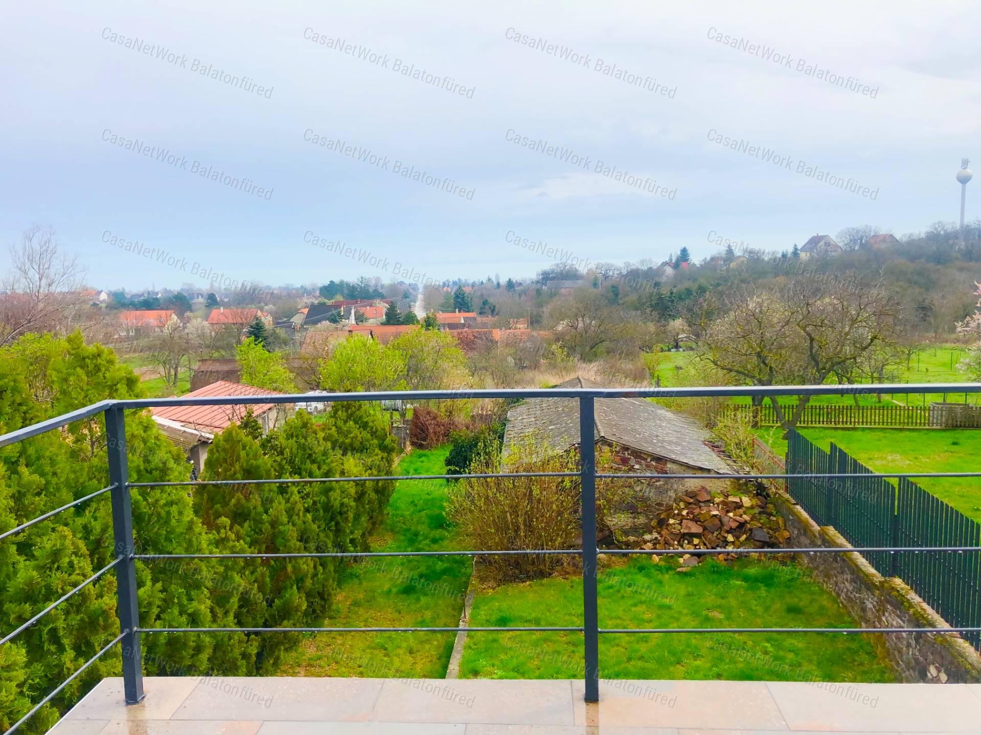 PANORÁMÁS LUXUS CSALÁDI HÁZ
