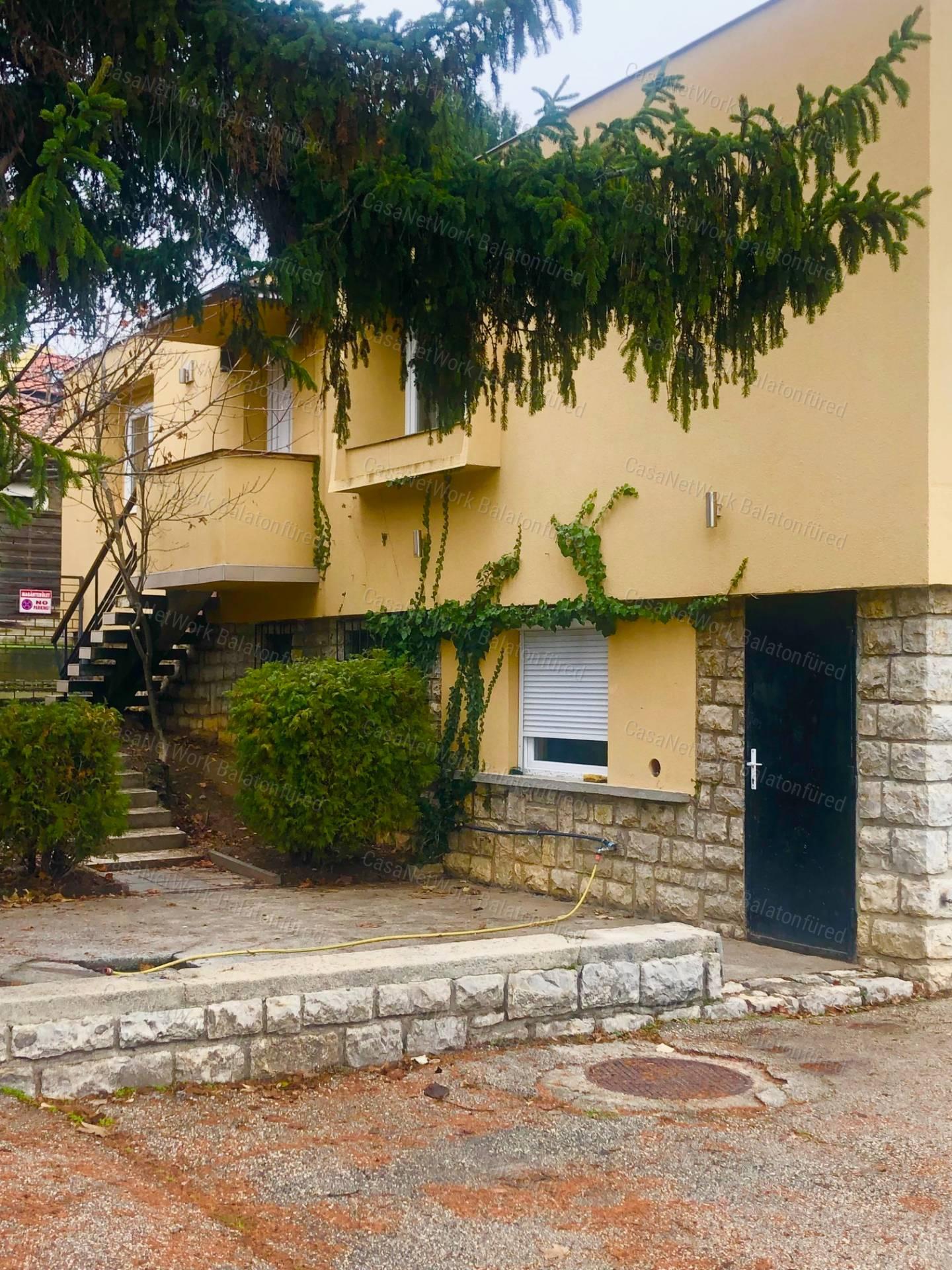 Balatonfüred belvárosában ELADÓ CSALÁDI HÁZ!