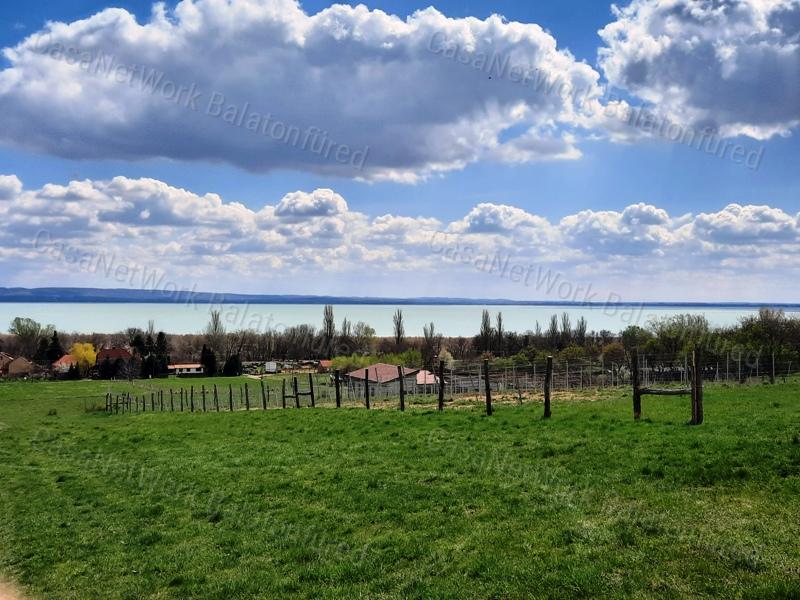 ÖRÖKPANORÁMA kedvelőinek - eladó ZÁRTKERT BALATONRENDESEN