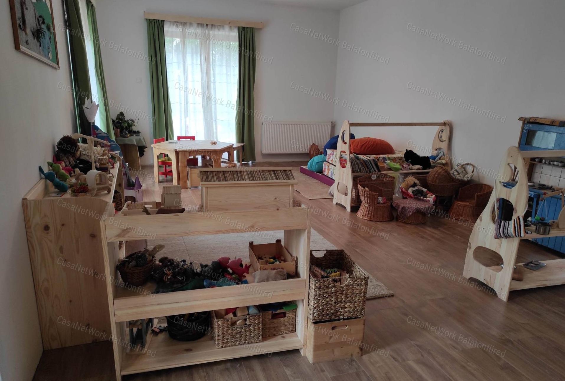 Ház a patak partján