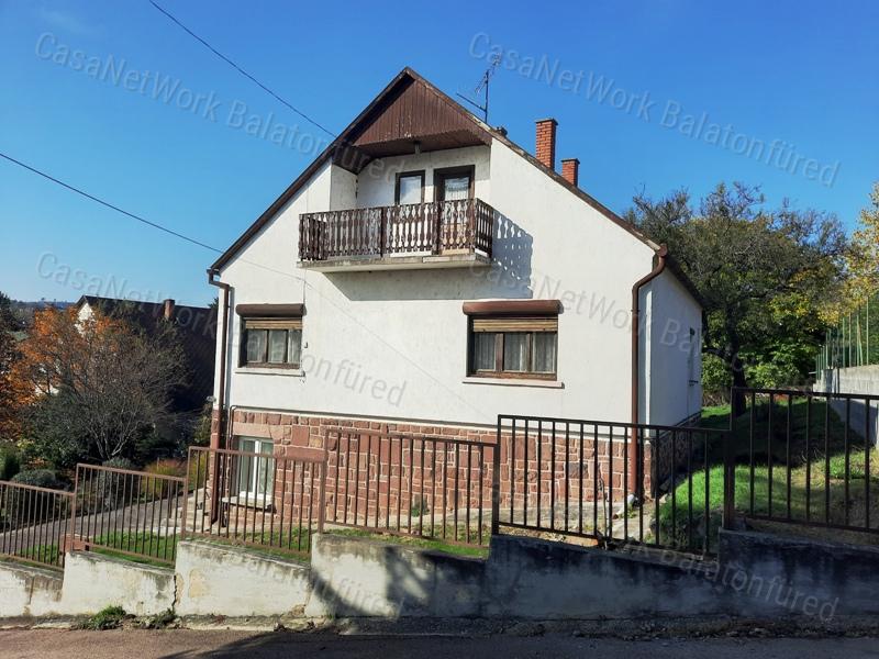 Örök TÁJPANORÁMÁS - eladó CSALÁDI HÁZ BALATONALMÁDIBAN