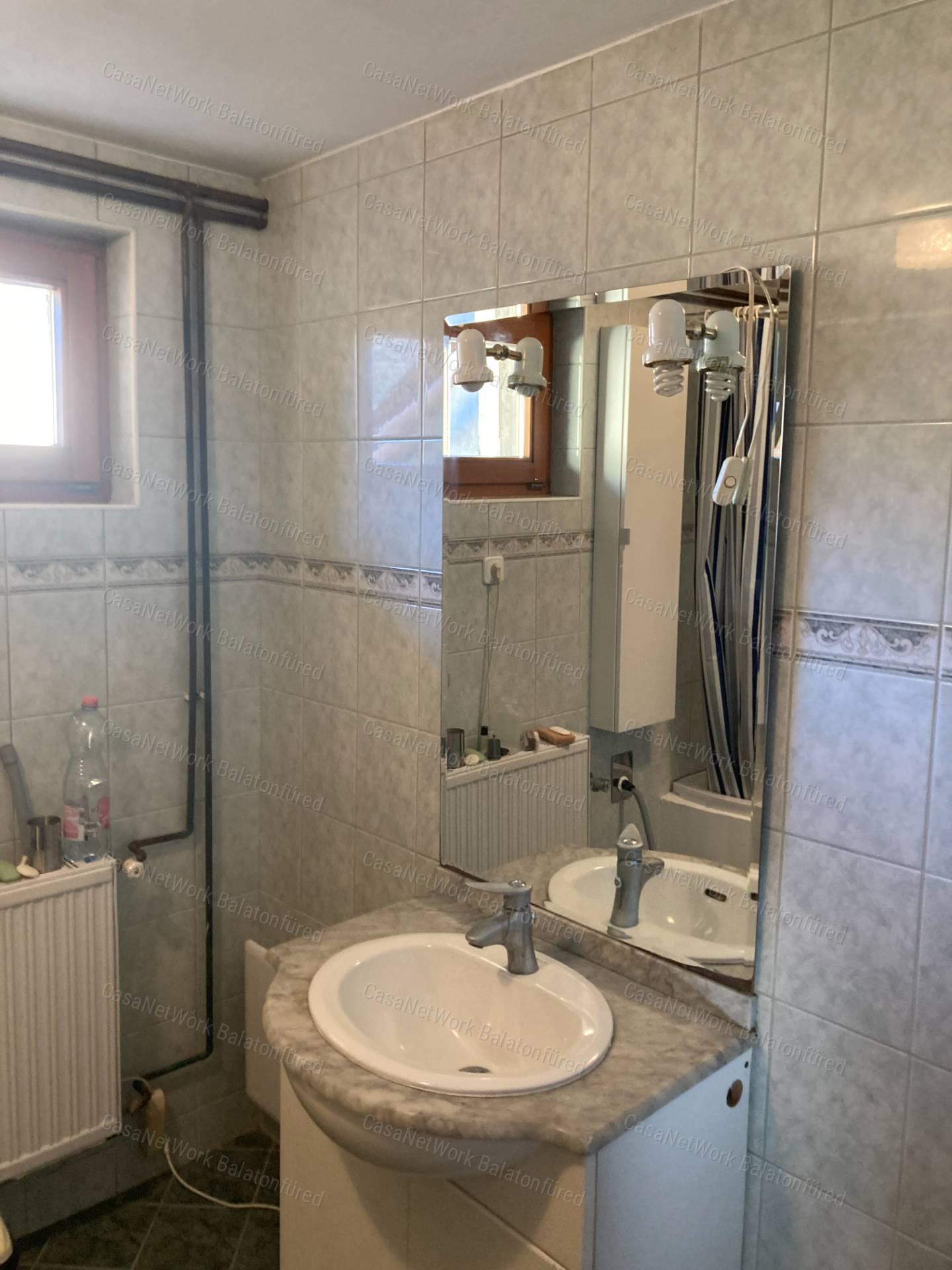 Eladó nyaraló Balatonszőlősön