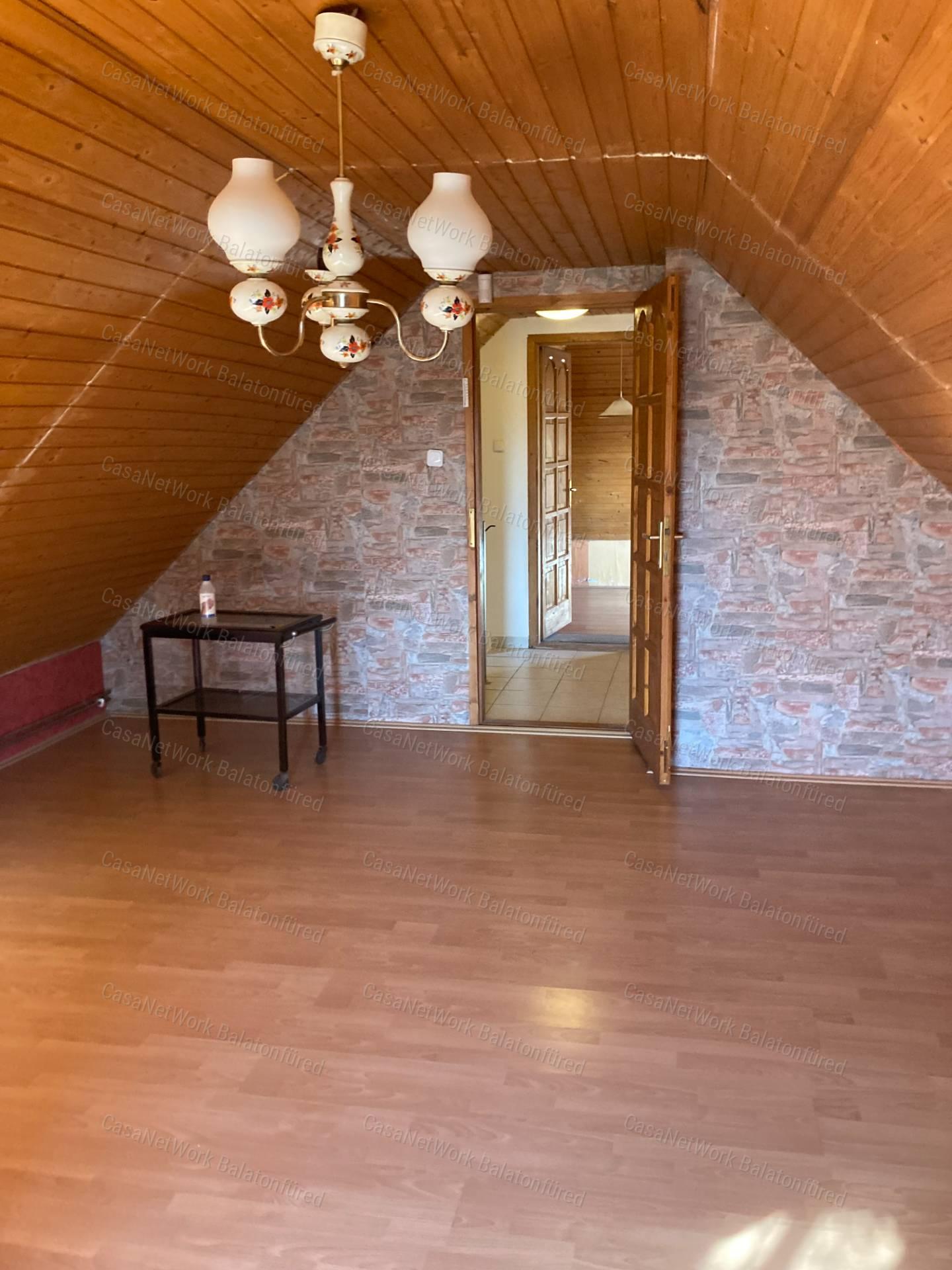 Eladó nyaraló Balatonszőlősön