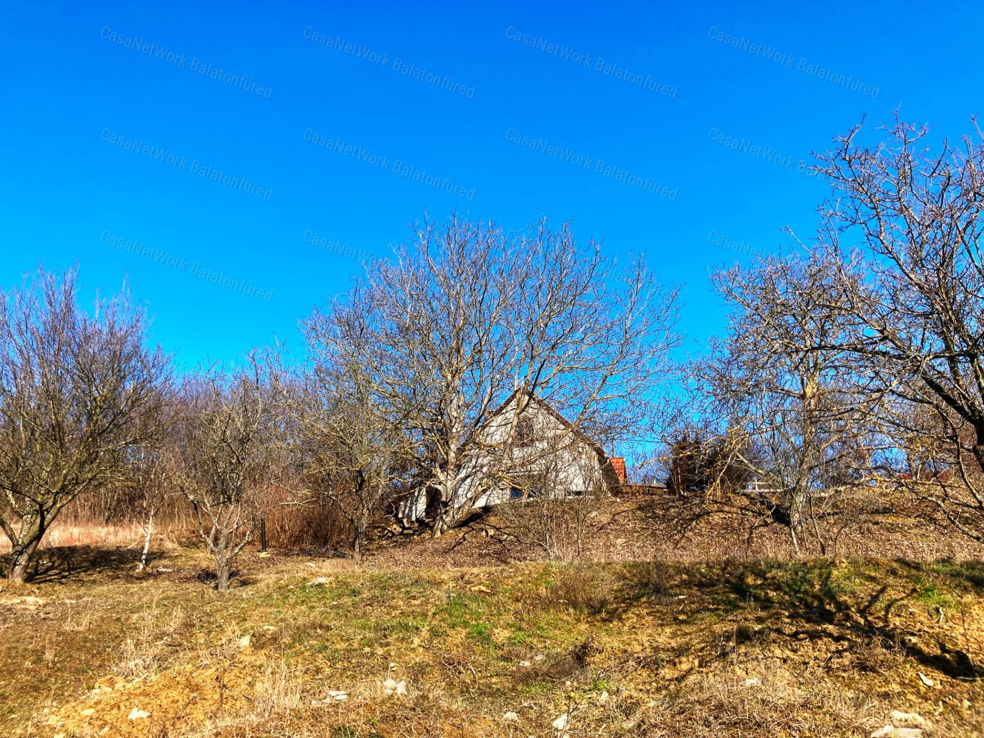 Eladó nyaraló Balatonszőlősön