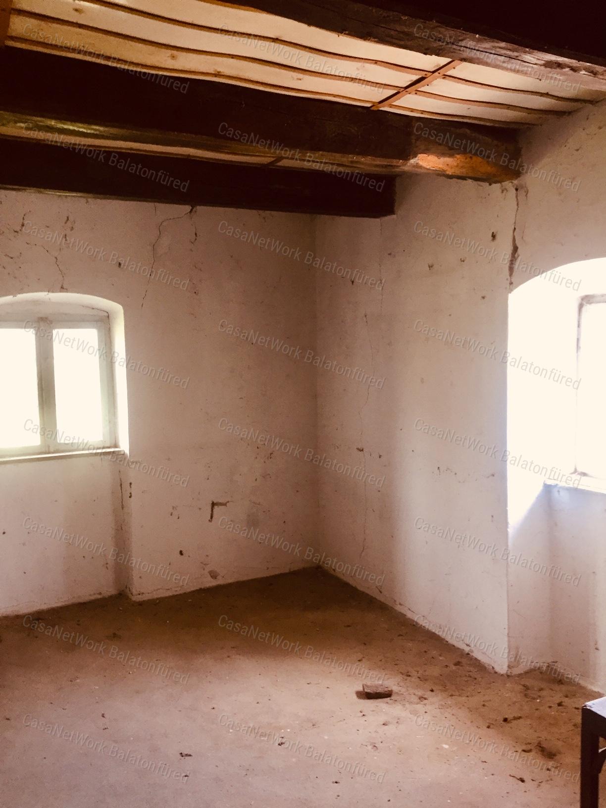 Csodálatos panorámával nagy telek ELADÓ