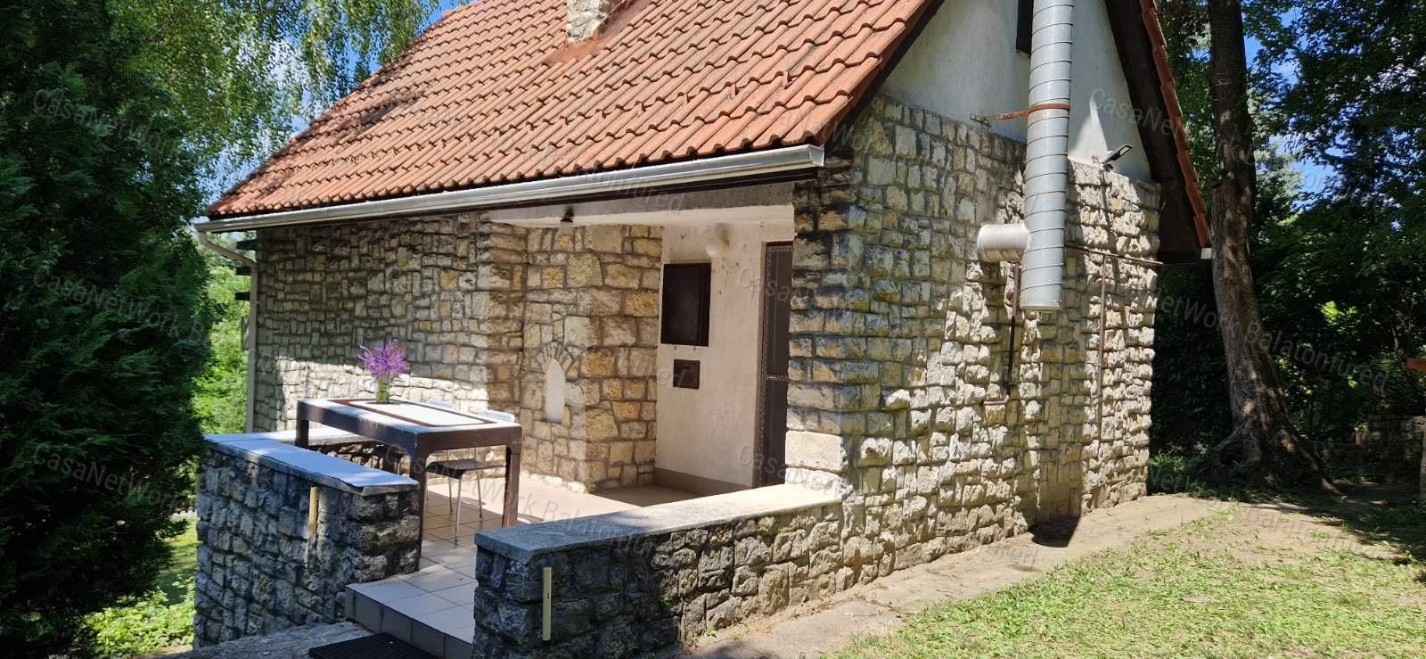 Tihany gyöngyszemén, Sajkodon NYARALÓ ELADÓ!