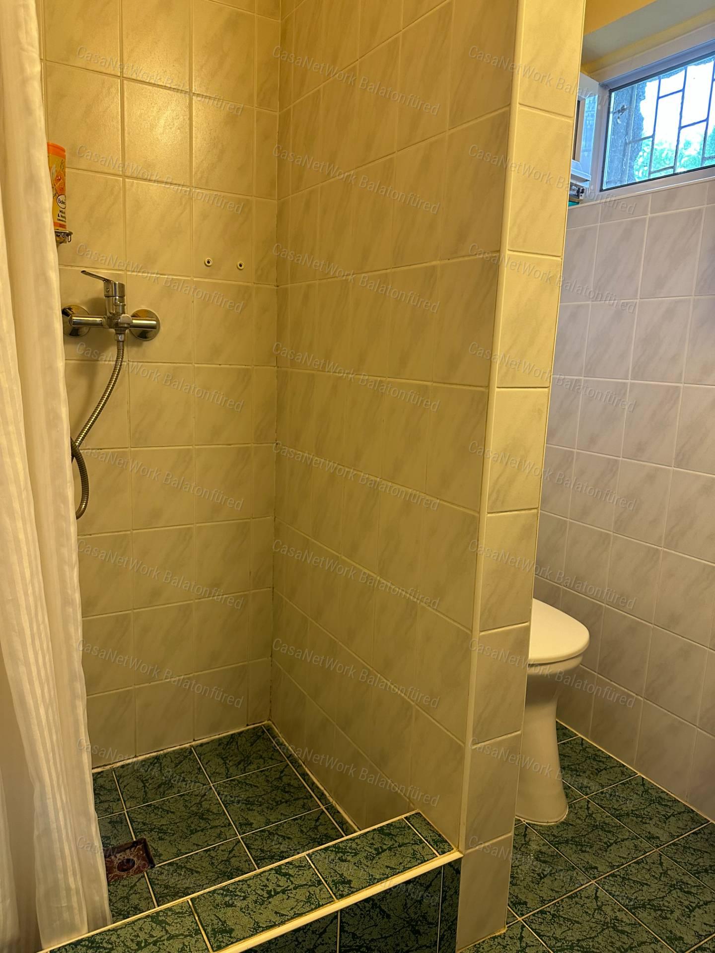 Tihany gyöngyszemén, Sajkodon NYARALÓ ELADÓ!