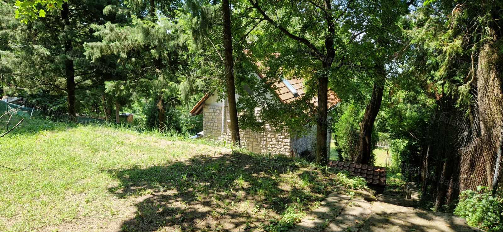 Tihany gyöngyszemén, Sajkodon NYARALÓ ELADÓ!