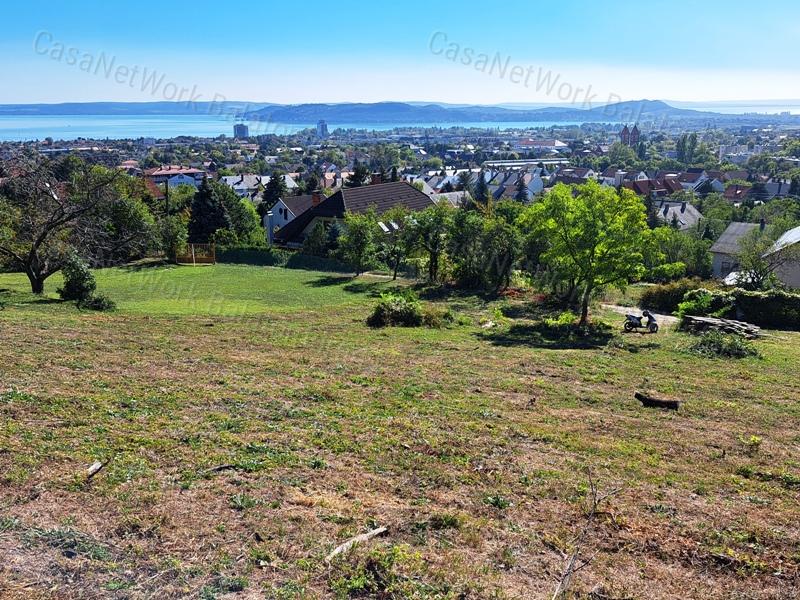 Körpanorámás , építhető - eladó MEZŐGAZDASÁGI TERÜLET BALATONFÜREDEN