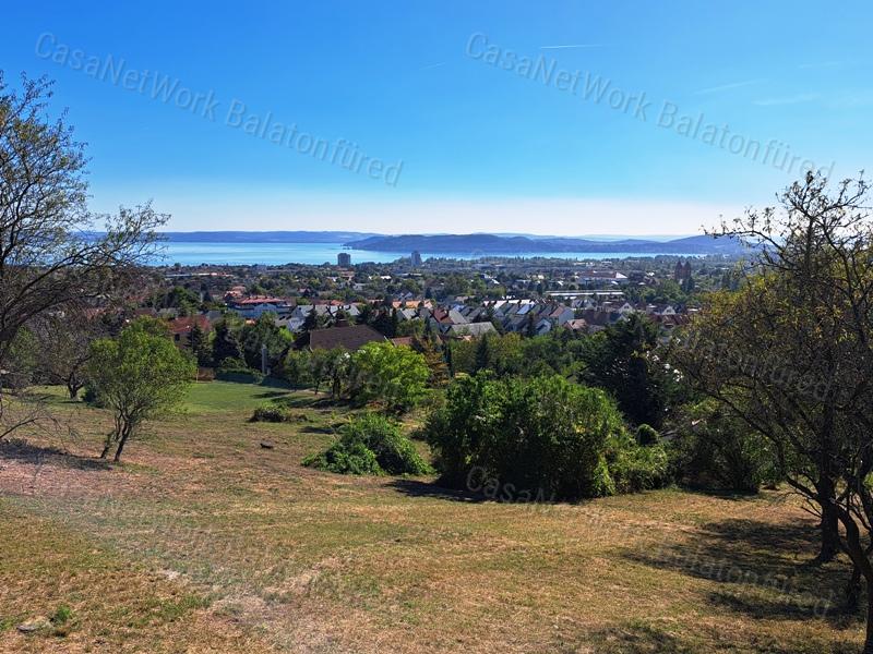 Körpanorámás , építhető - eladó ZÁRTKERT BALATONFÜREDEN