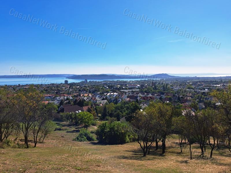 Körpanorámás , építhető - eladó ZÁRTKERT BALATONFÜREDEN