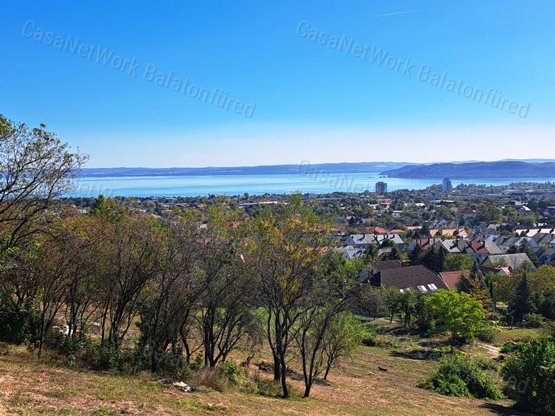 Körpanorámás , építhető - eladó ZÁRTKERT BALATONFÜREDEN