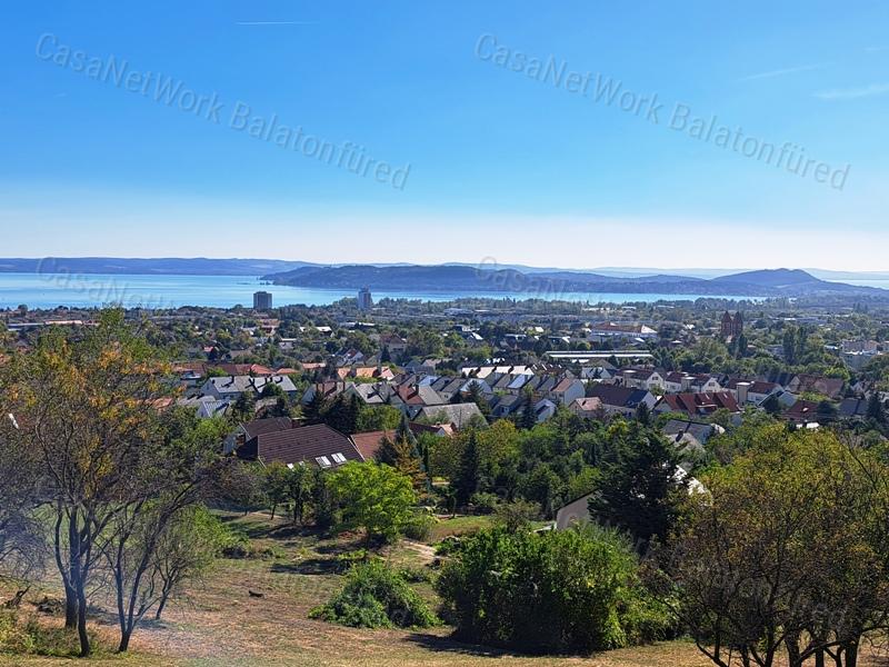 Körpanorámás , építhető - eladó ZÁRTKERT BALATONFÜREDEN