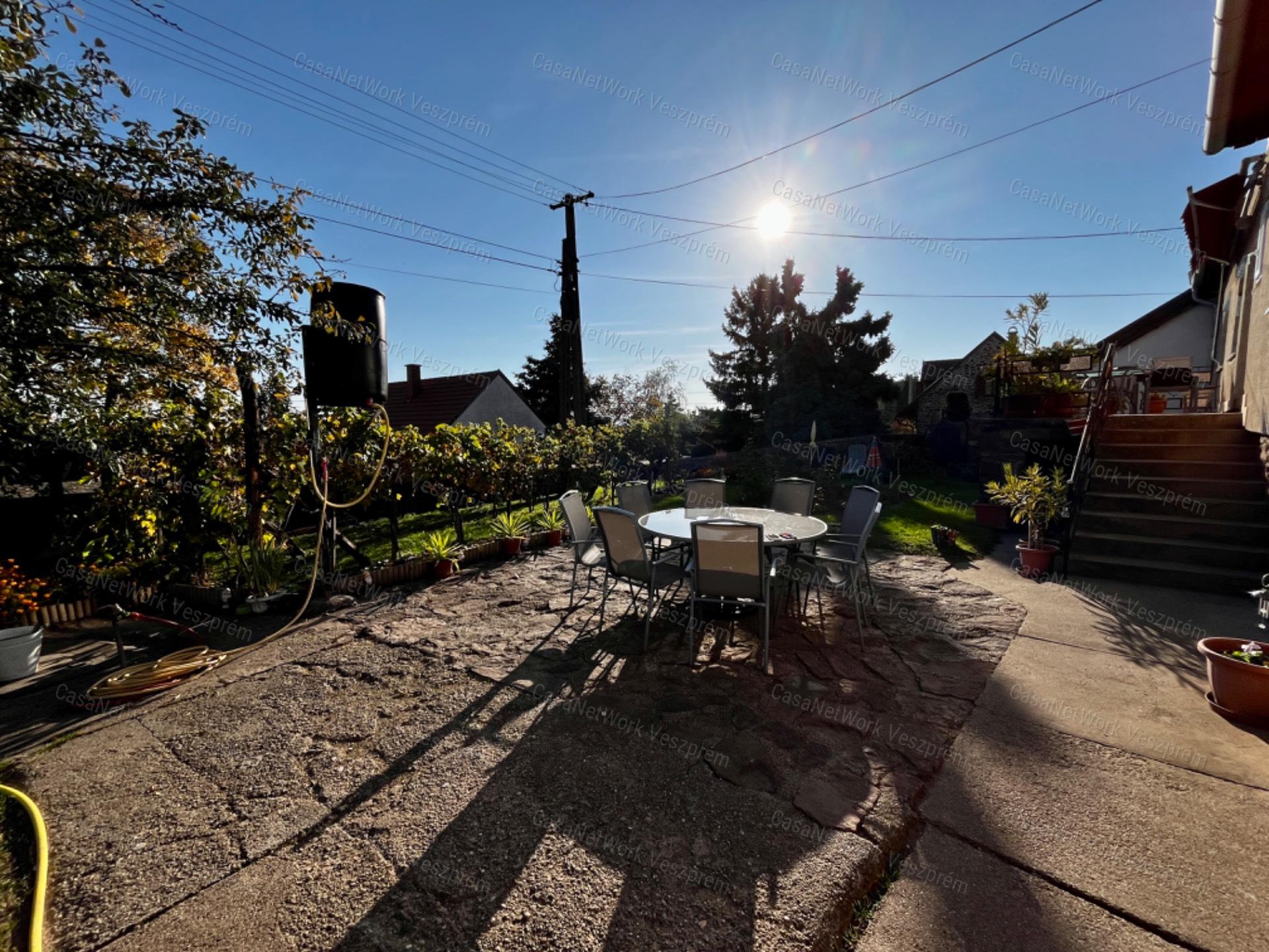 Örök panorámás - eladó CSALÁDI HÁZ BALATONSZEPEZDEN