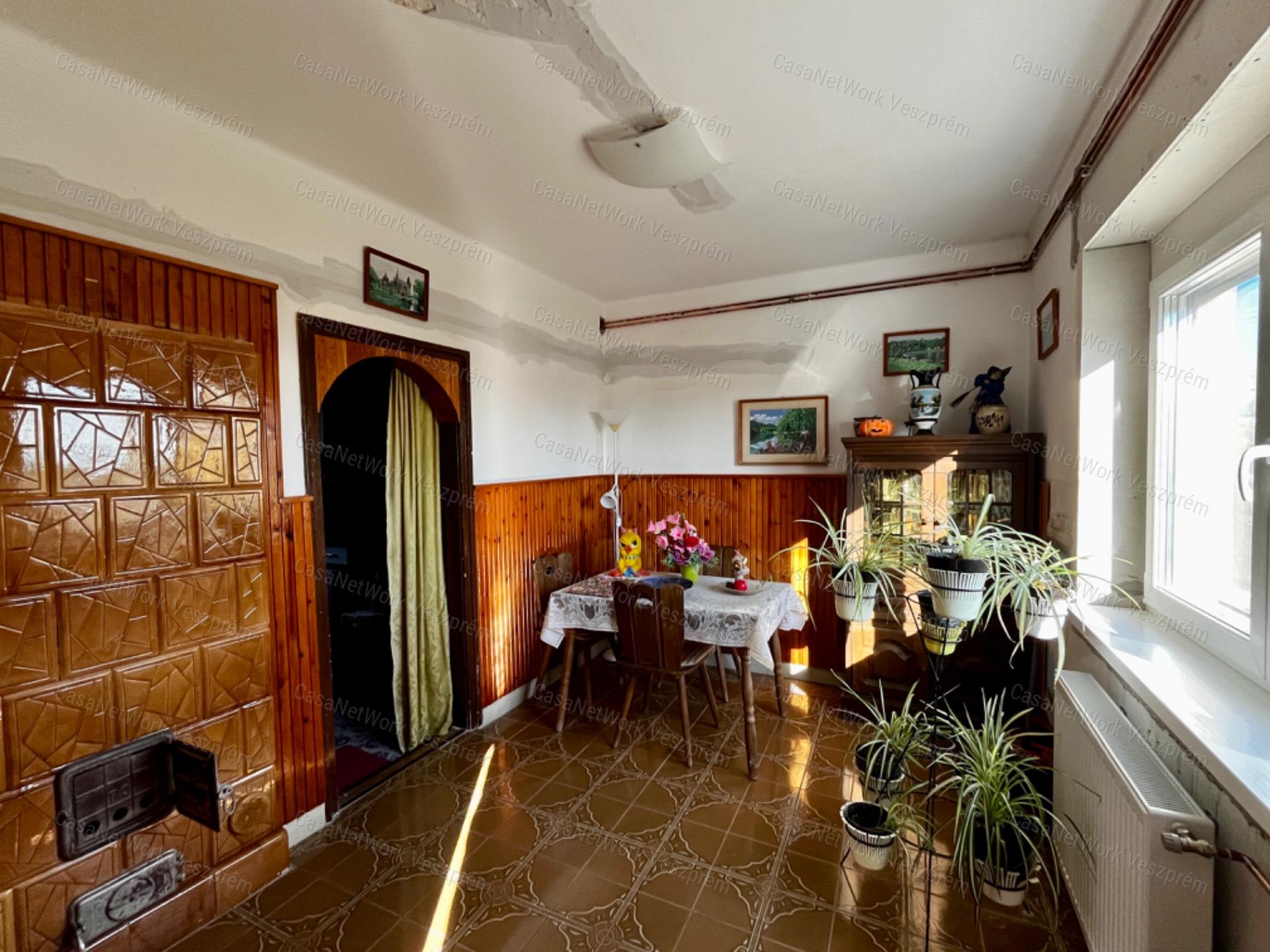 Örök panorámás - eladó CSALÁDI HÁZ BALATONSZEPEZDEN