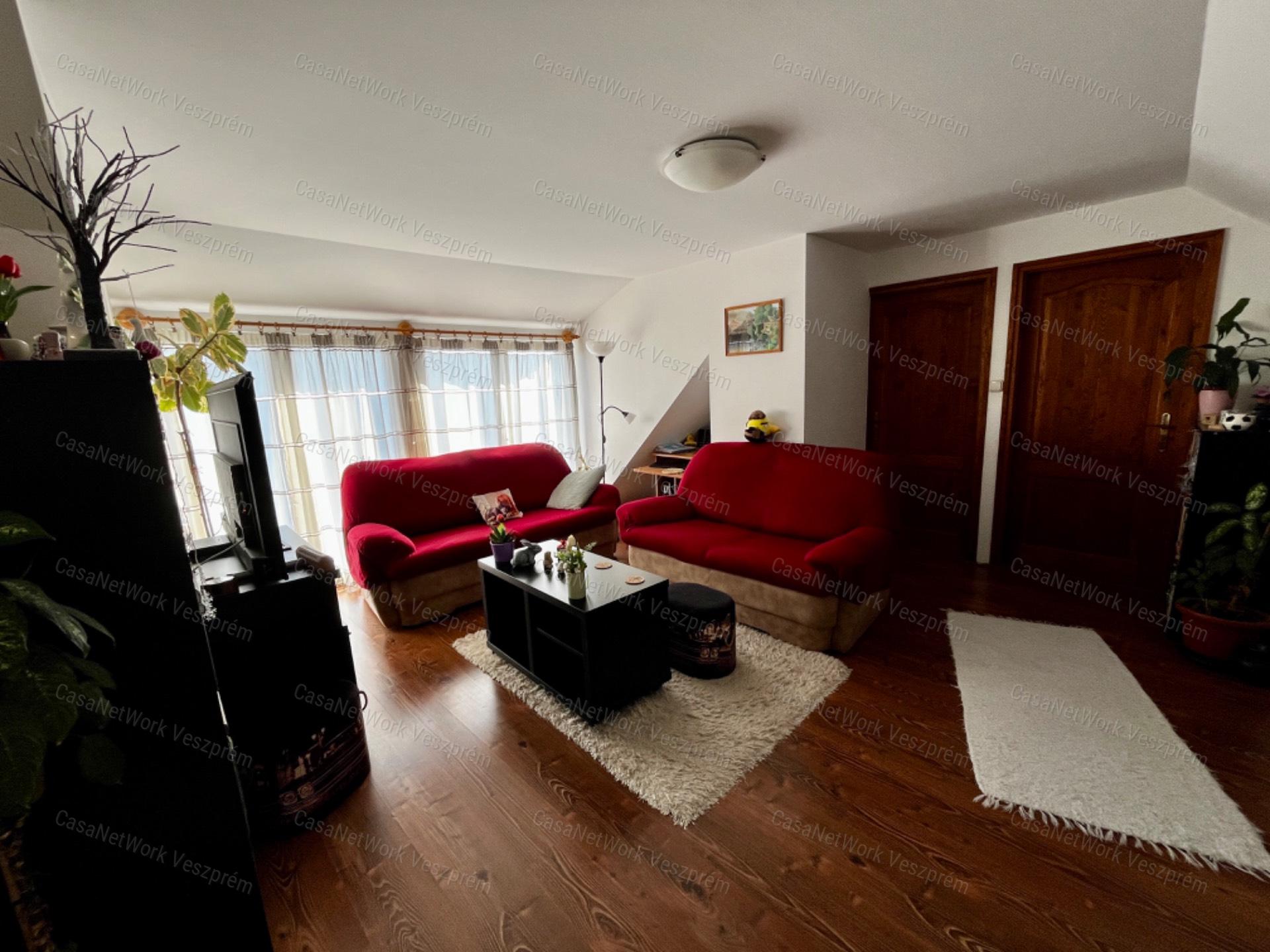 Örök panorámás - eladó CSALÁDI HÁZ BALATONSZEPEZDEN