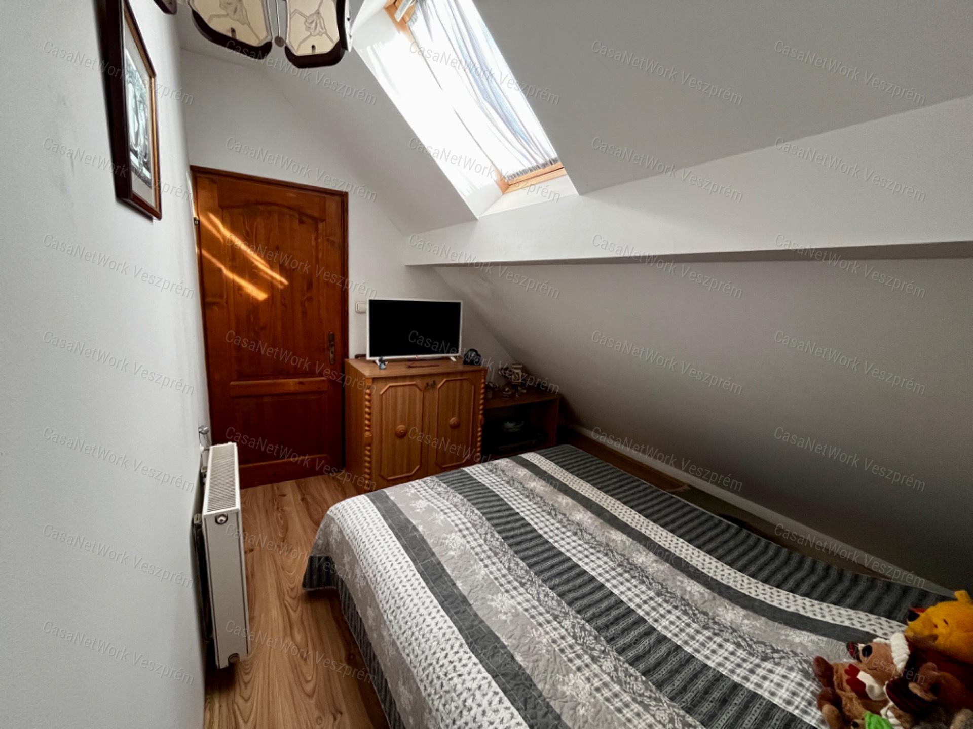 Örök panorámás - eladó CSALÁDI HÁZ BALATONSZEPEZDEN