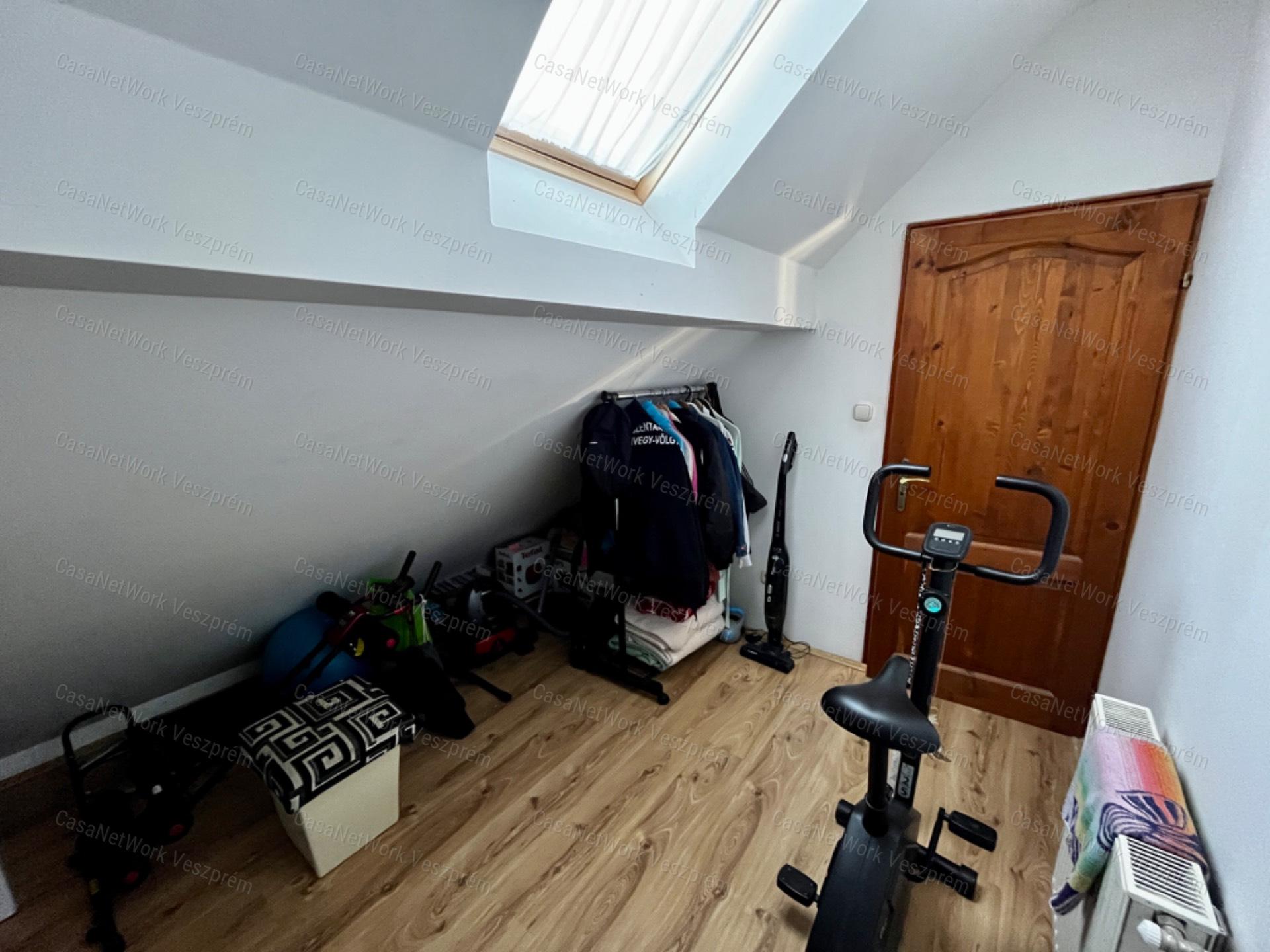 Örök panorámás - eladó CSALÁDI HÁZ BALATONSZEPEZDEN