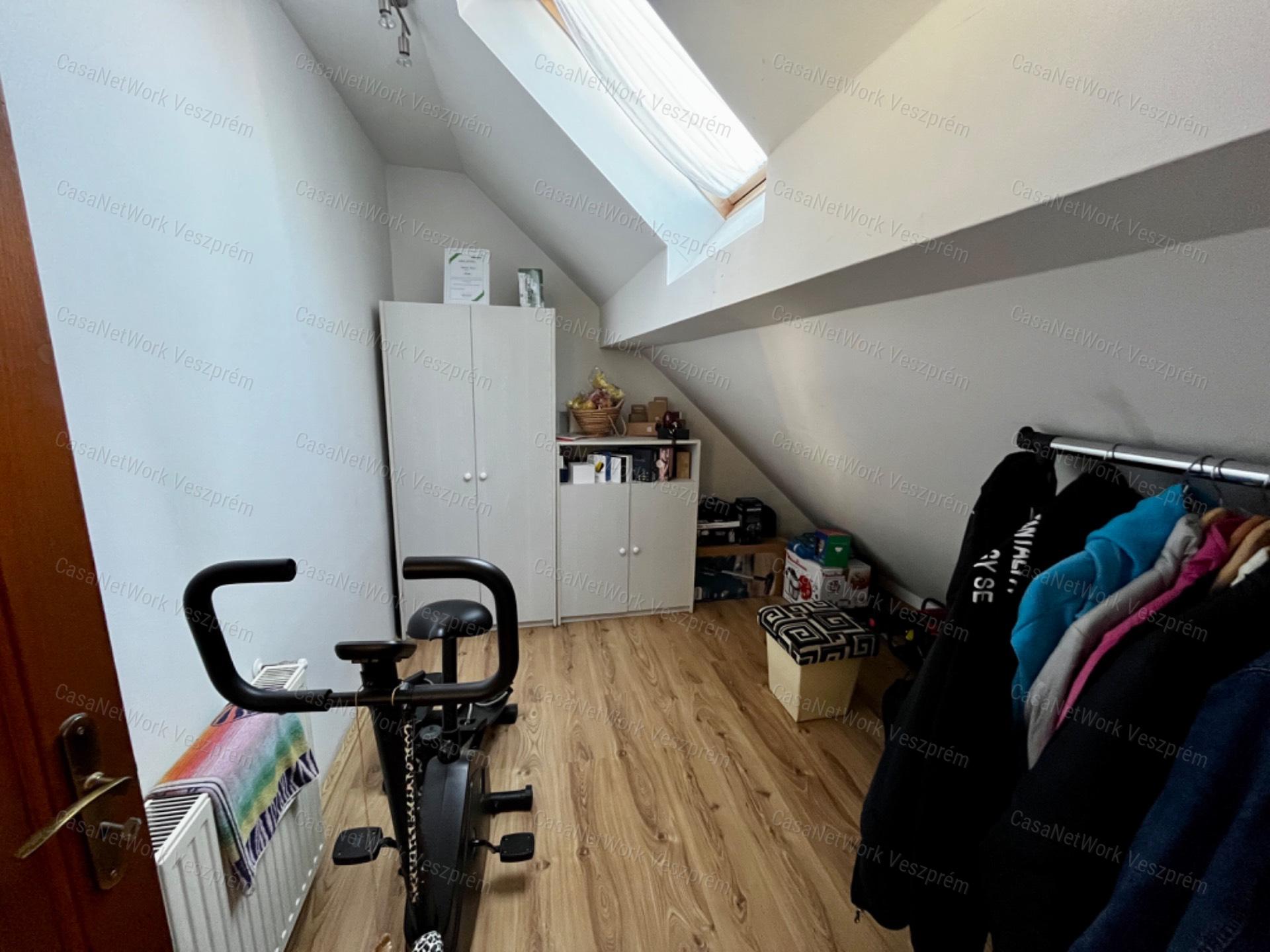 Örök panorámás - eladó CSALÁDI HÁZ BALATONSZEPEZDEN