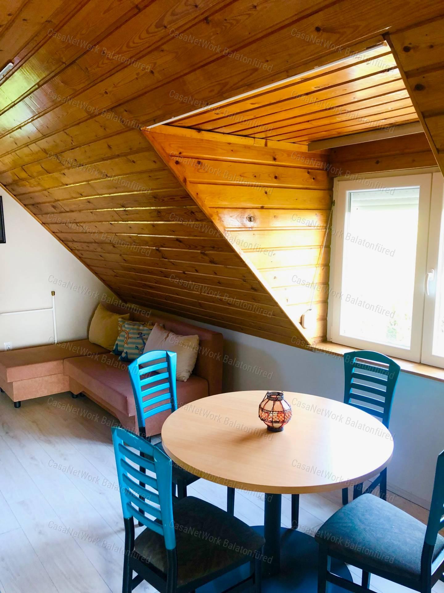 Balatoni Rész Panorámás patak parti Családi ház
