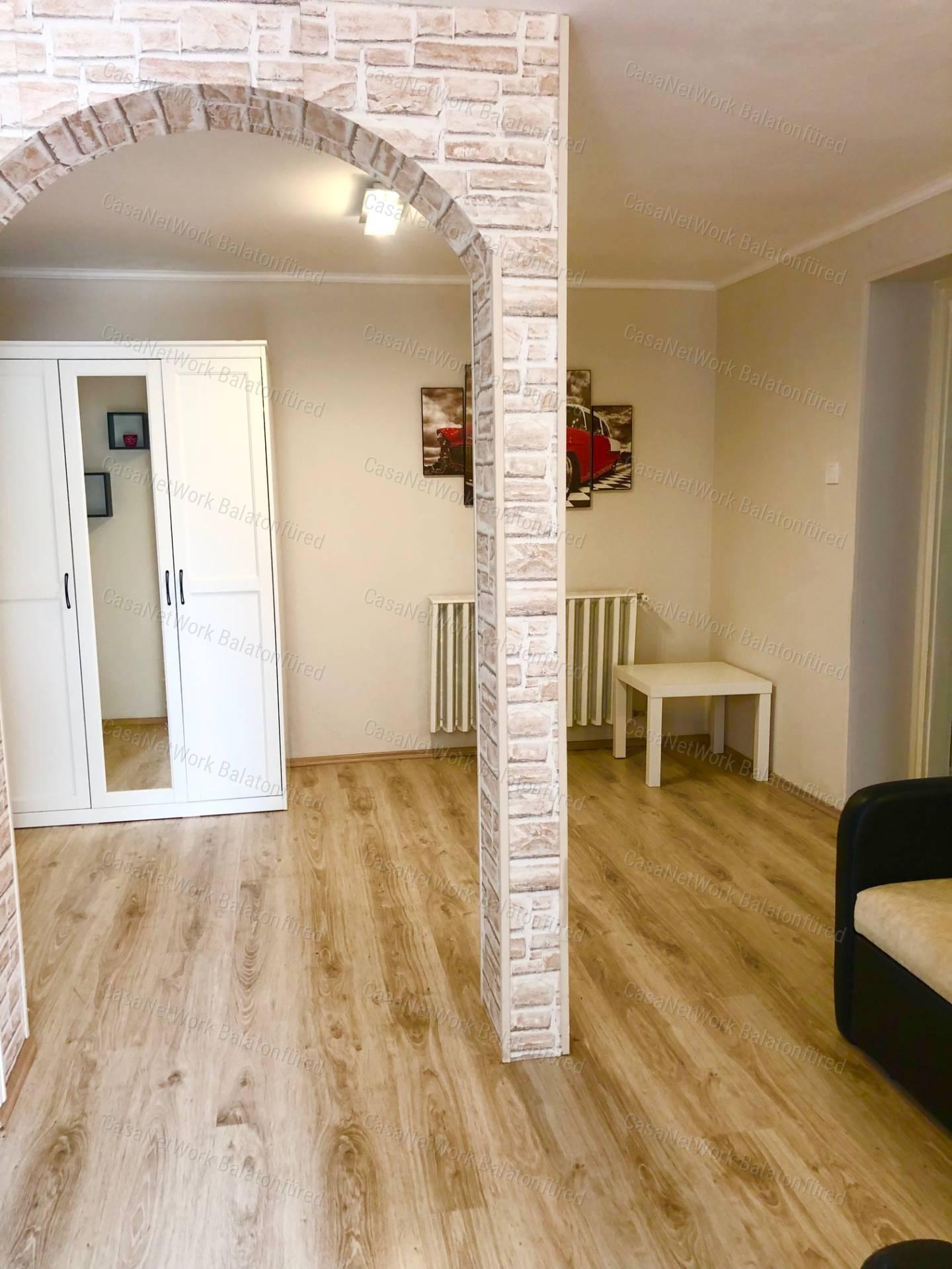 Balatoni Rész Panorámás patak parti Családi ház