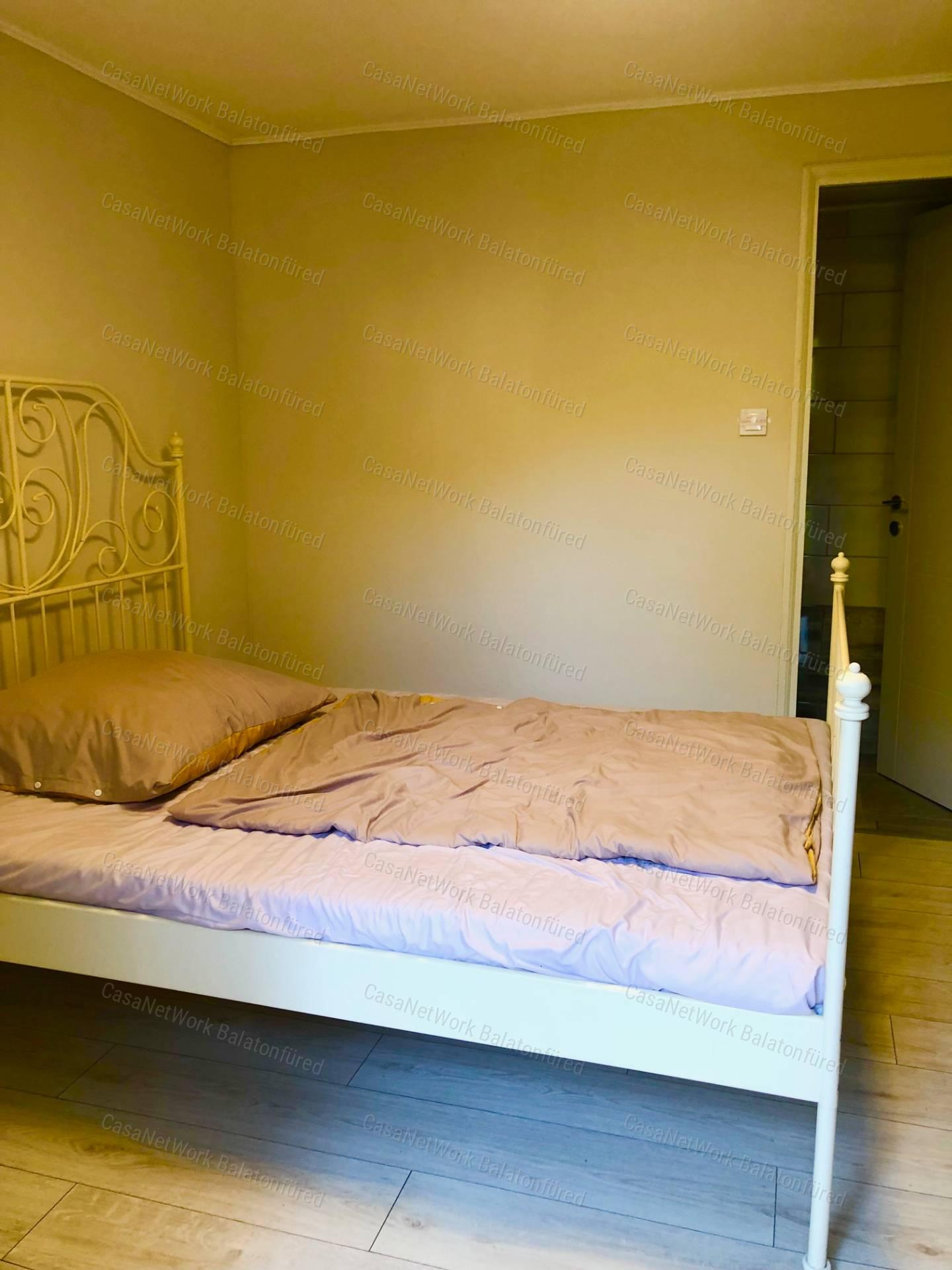 Balatoni Rész Panorámás patak parti Családi ház