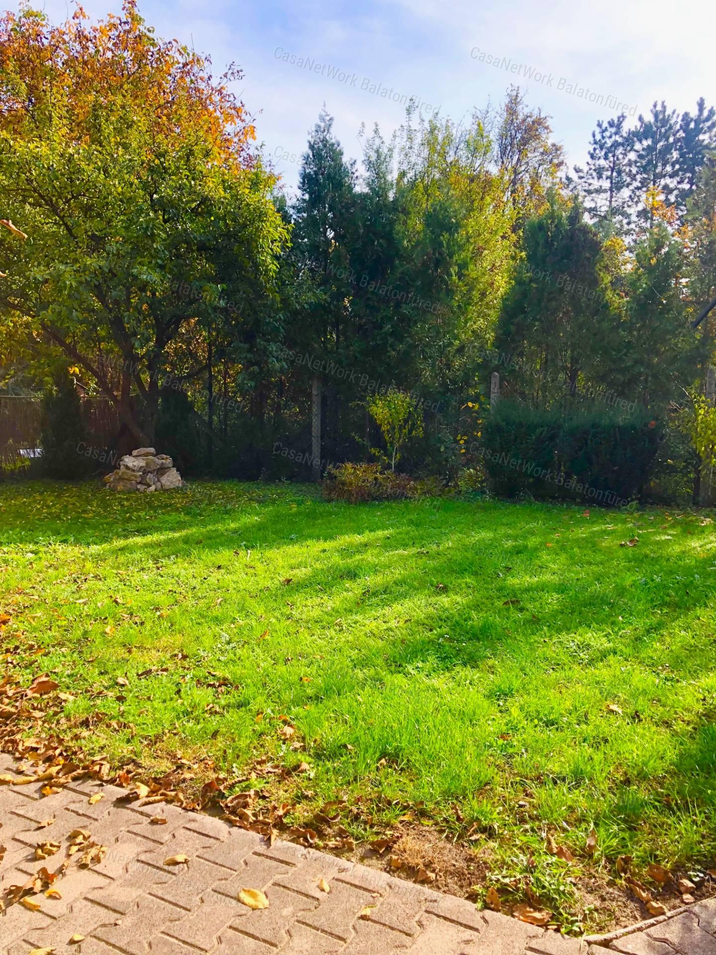 Balatoni Rész Panorámás patak parti Családi ház