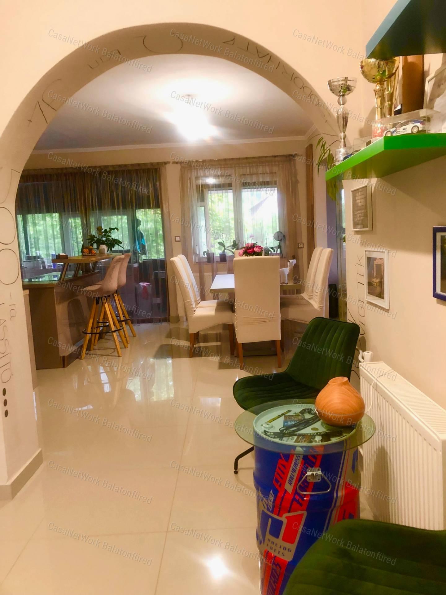 Balatoni Rész Panorámás patak parti Családi ház
