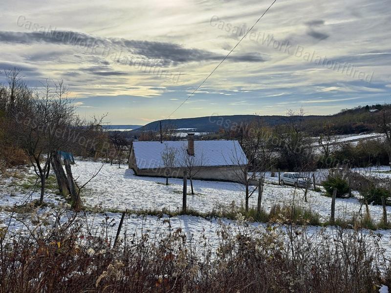 Természet közeli lehetőség -eladó GAZDASÁGI ÉPÜLET BALATONCSICSÓN