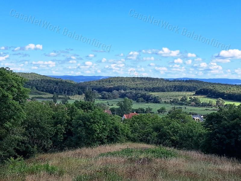 Kiváló helyen, kedvező áron - eladó ÉPÍTÉSI TELEK BALATONSZŐLŐSÖN