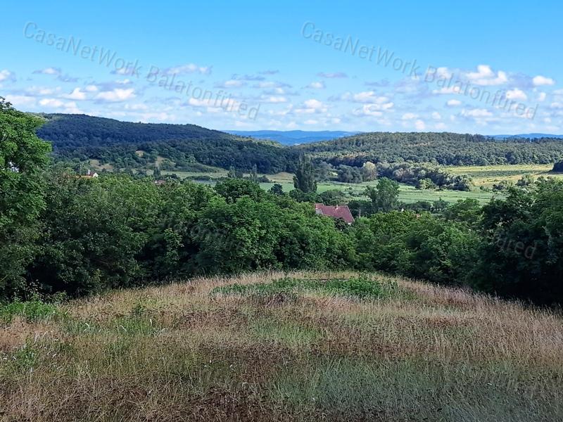 Kiváló helyen, kedvező áron - eladó ÉPÍTÉSI TELEK BALATONSZŐLŐSÖN