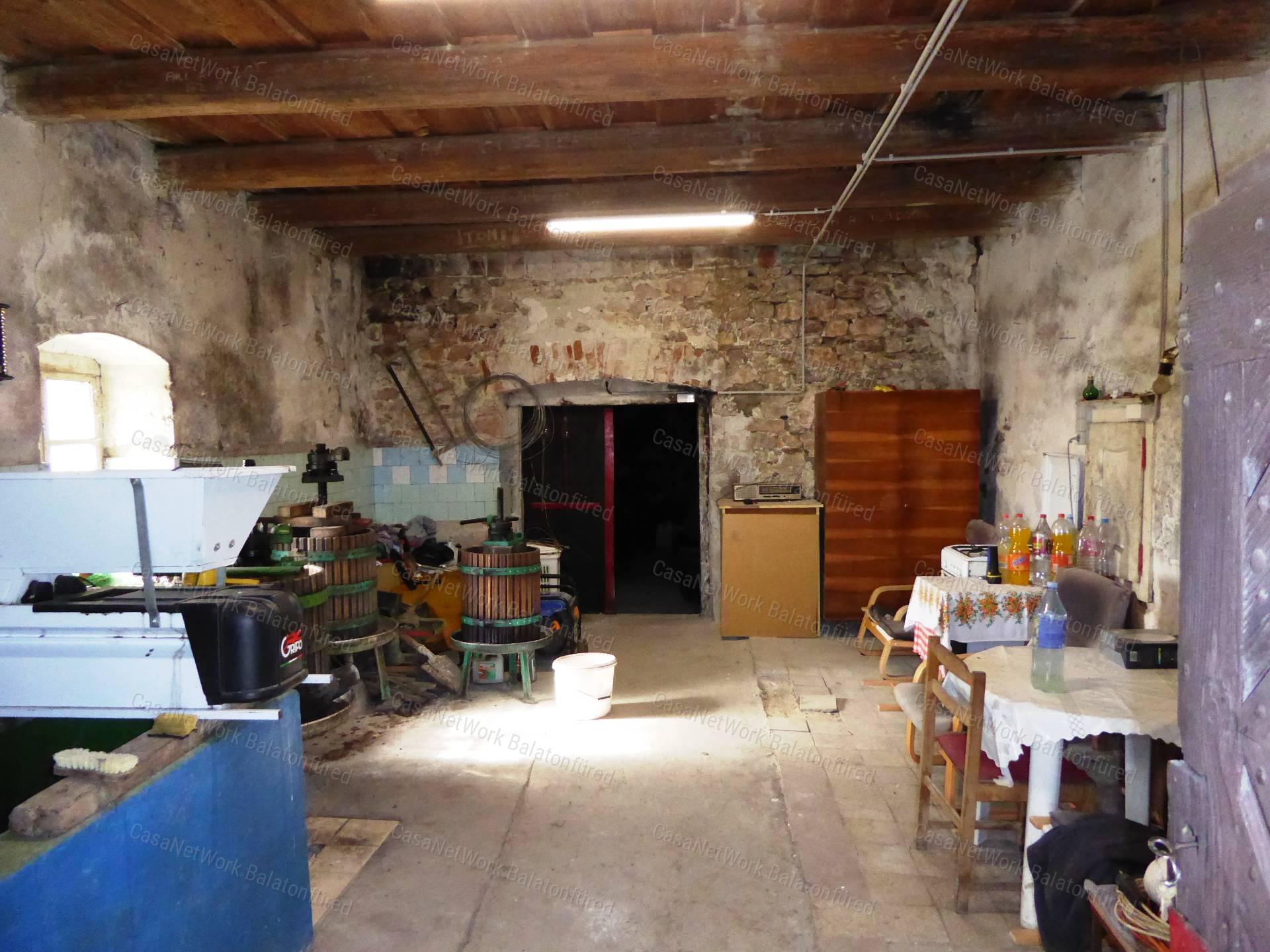 Örök Panorámás  pince - présház  Érvényes építési engedéllyel