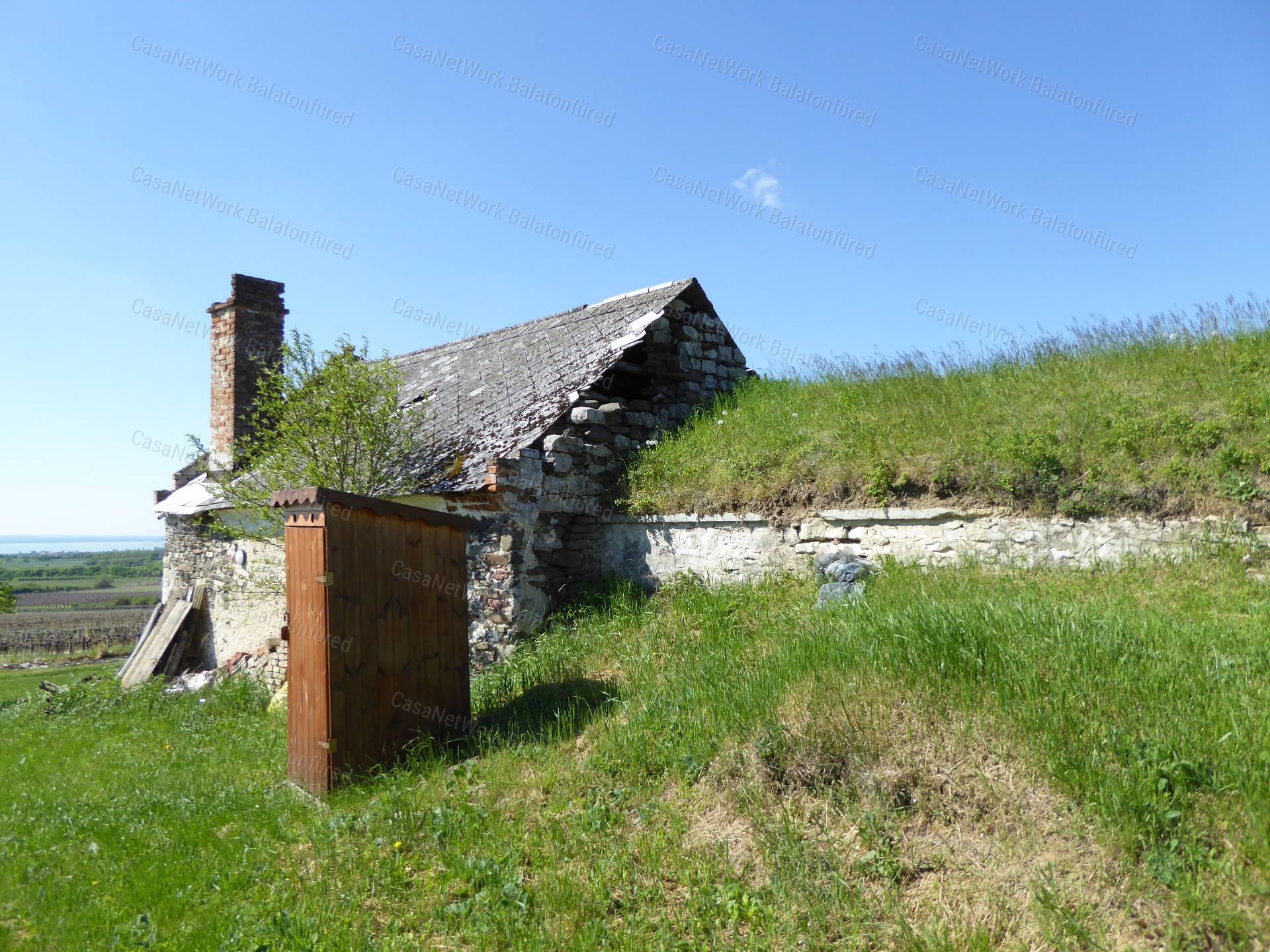 Örök Panorámás  pince - présház  Érvényes építési engedéllyel
