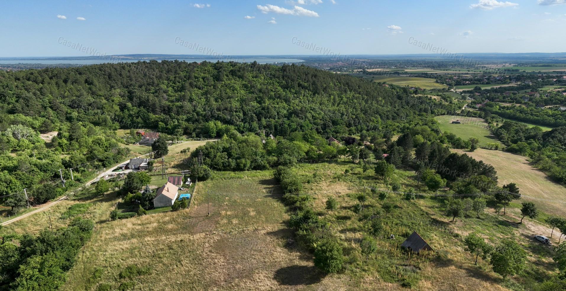 Panorámás építési telkek -eladó CSERSZEGTOMAJ belterületén