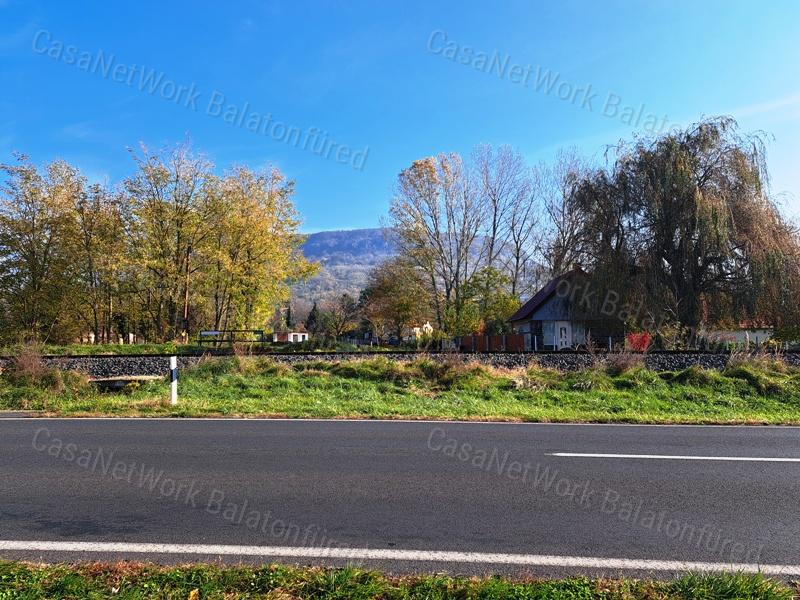 Badacsonytördemicen, a 71-es út mentén, 952 m2 nádas terület eladó