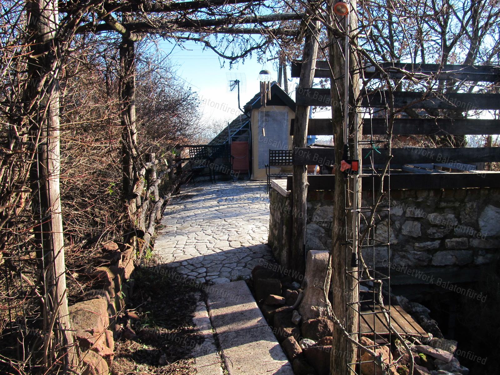 Panorámás, beleszeretős nyaraló Balatonfüreden