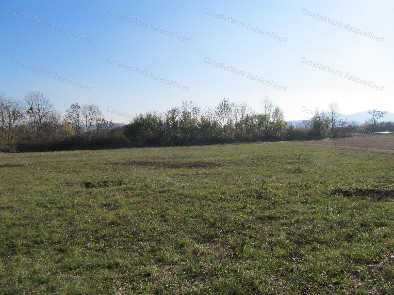 Kertes mezőgazdasági terület Vörösmálon