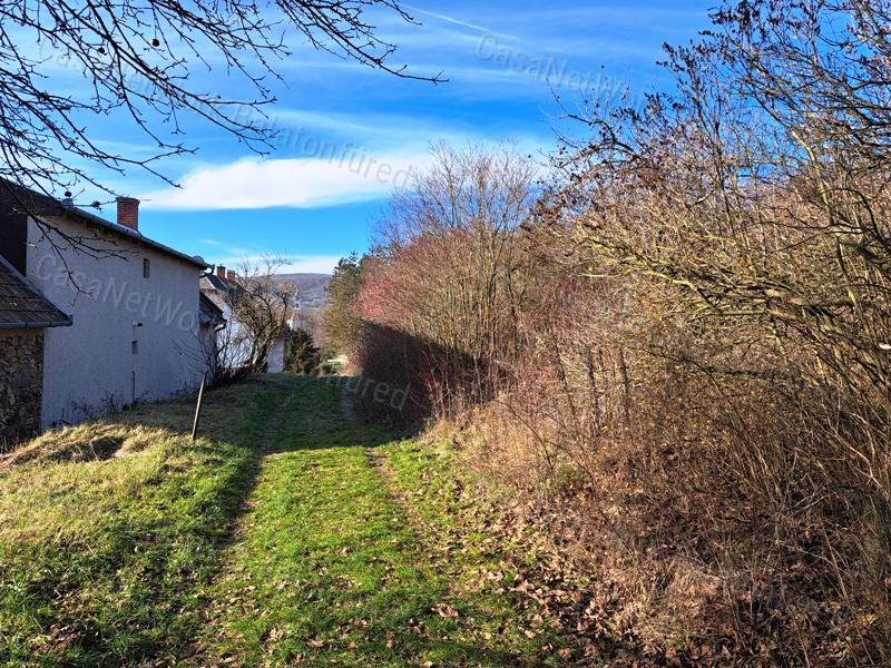 PANORÁMÁS építhető - eladó ÉPÍTÉSI TELEK KAPOLCSON