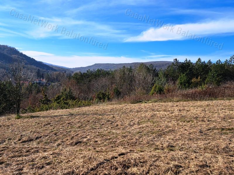 PANORÁMÁS építhető - eladó ÉPÍTÉSI TELEK KAPOLCSON