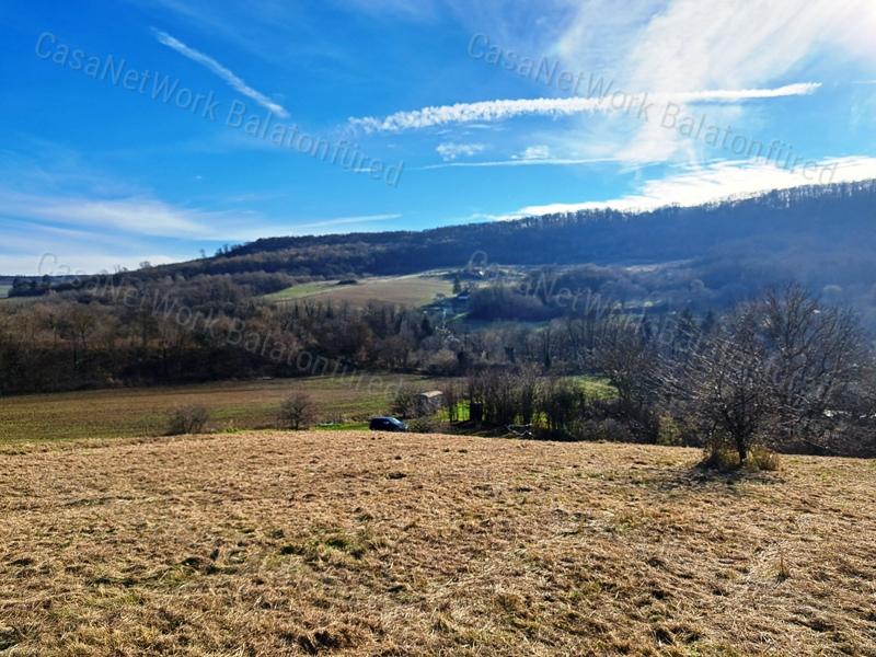 PANORÁMÁS építhető - eladó ÉPÍTÉSI TELEK KAPOLCSON