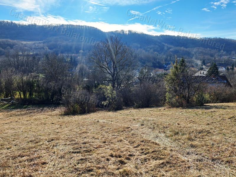 PANORÁMÁS építhető - eladó ÉPÍTÉSI TELEK KAPOLCSON