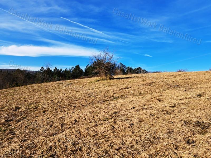 PANORÁMÁS építhető - eladó ÉPÍTÉSI TELEK KAPOLCSON