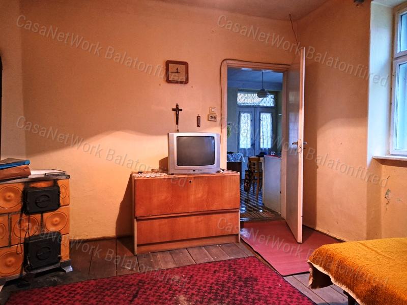 Kedvező áron és lokációban eladó CSALÁDI HÁZ KÖVESKÁLON