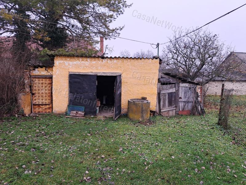 Kedvező áron és lokációban eladó CSALÁDI HÁZ KÖVESKÁLON