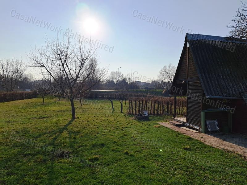 Építhető, jó lokáció - eladó MEZŐGAZDASÁGI TERÜLET BALATONFÜREDEN