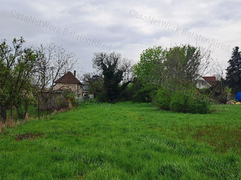 Csendes környezetben eladó GAZDASÁGI ÉPÜLET BALATONFÜREDEN