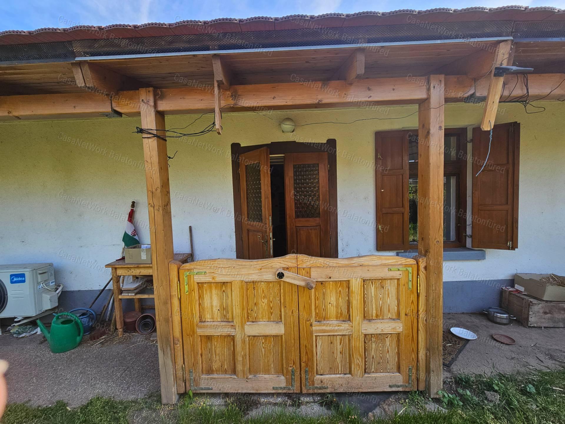 Eladó parasztház Csopakon - különleges hangulat, kivételes lehetőség