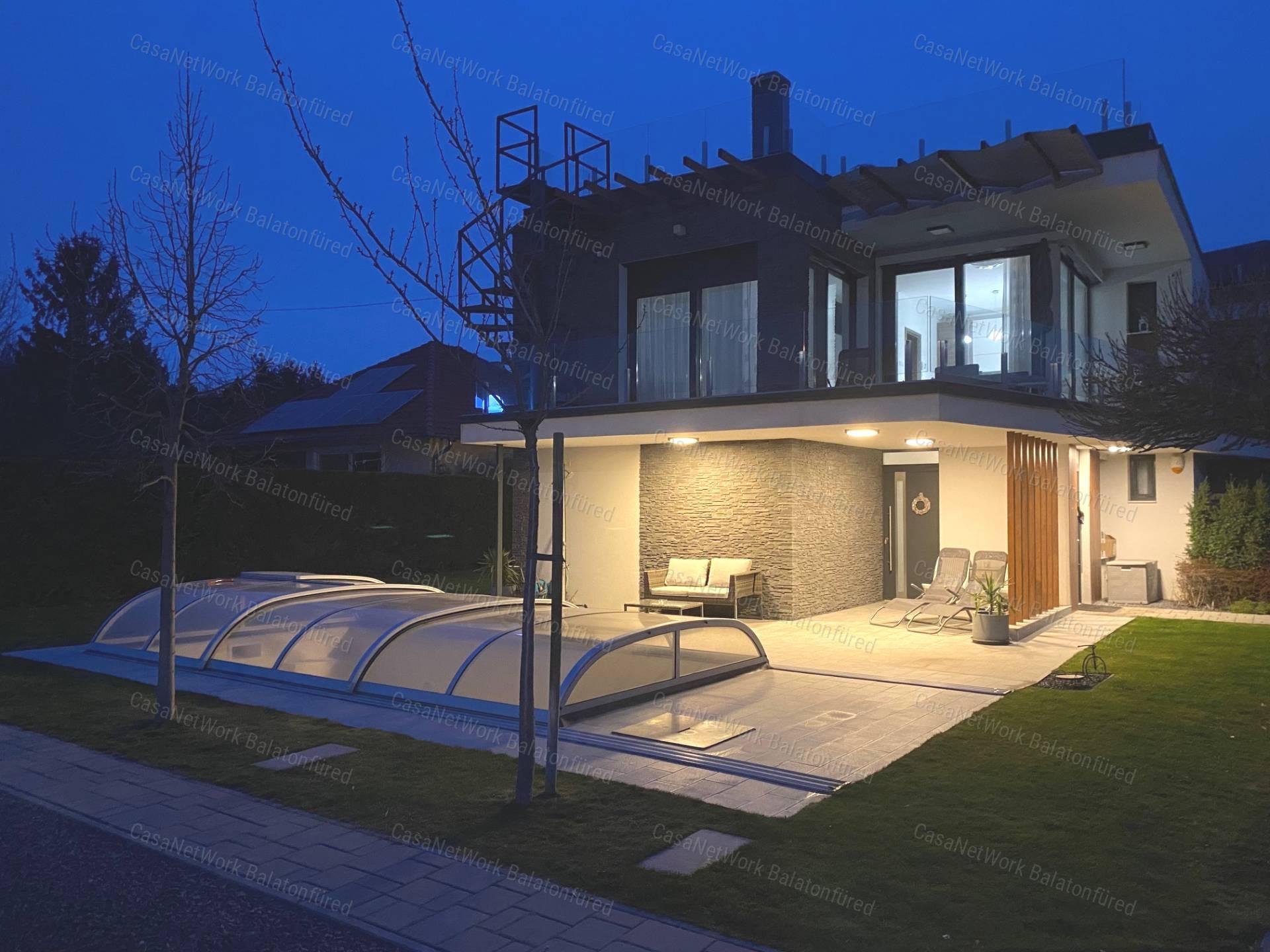 PANORÁMÁS  Prémium kategóriás LUXUS IKER CSALÁDI HÁZ