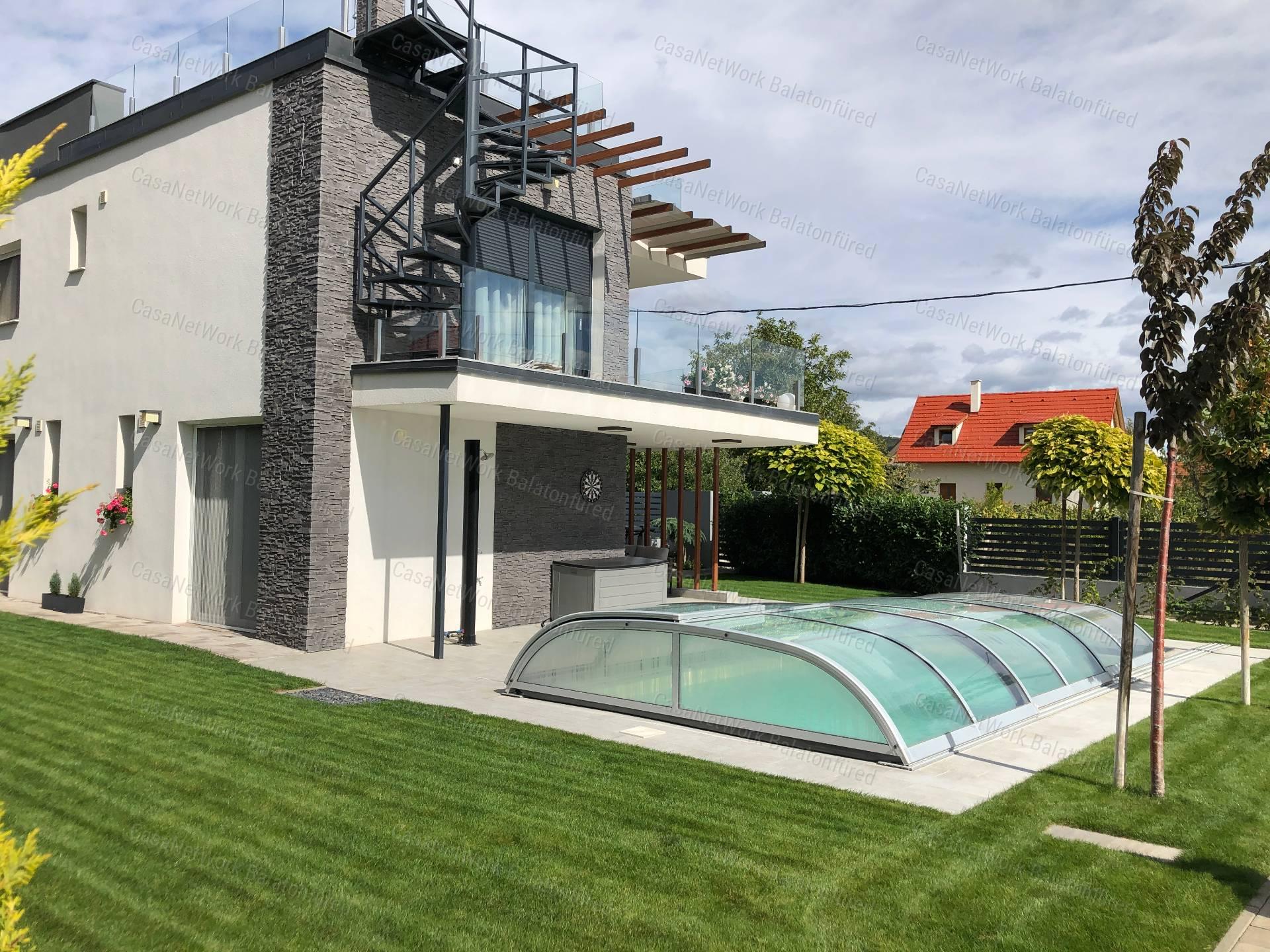 PANORÁMÁS  Prémium kategóriás LUXUS IKER CSALÁDI HÁZ
