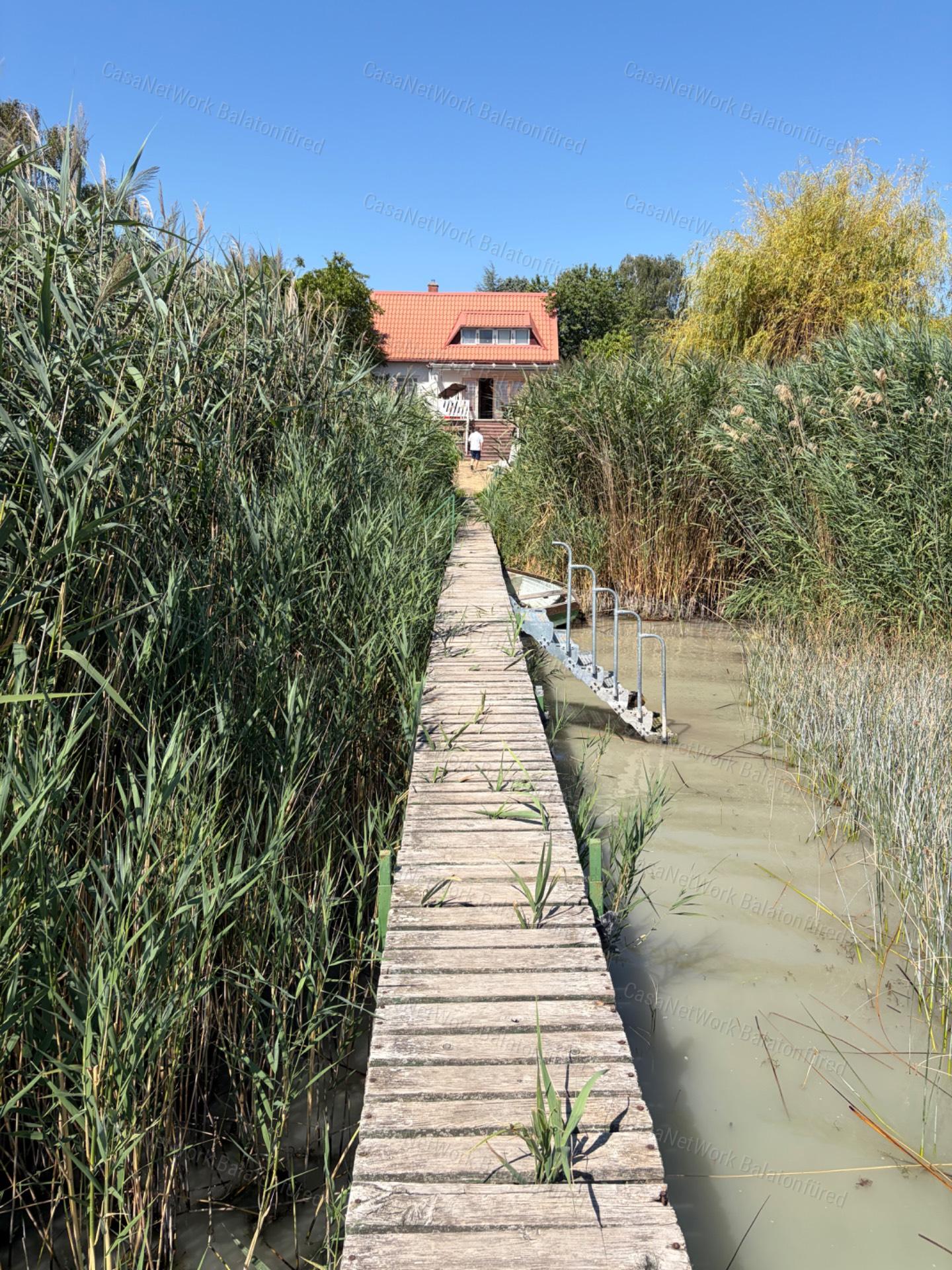 Saját stég, saját Balaton – vízparti családi ház Balatonszepezden